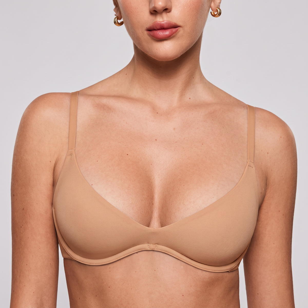 Soutien-gorge balconnet plongeant
