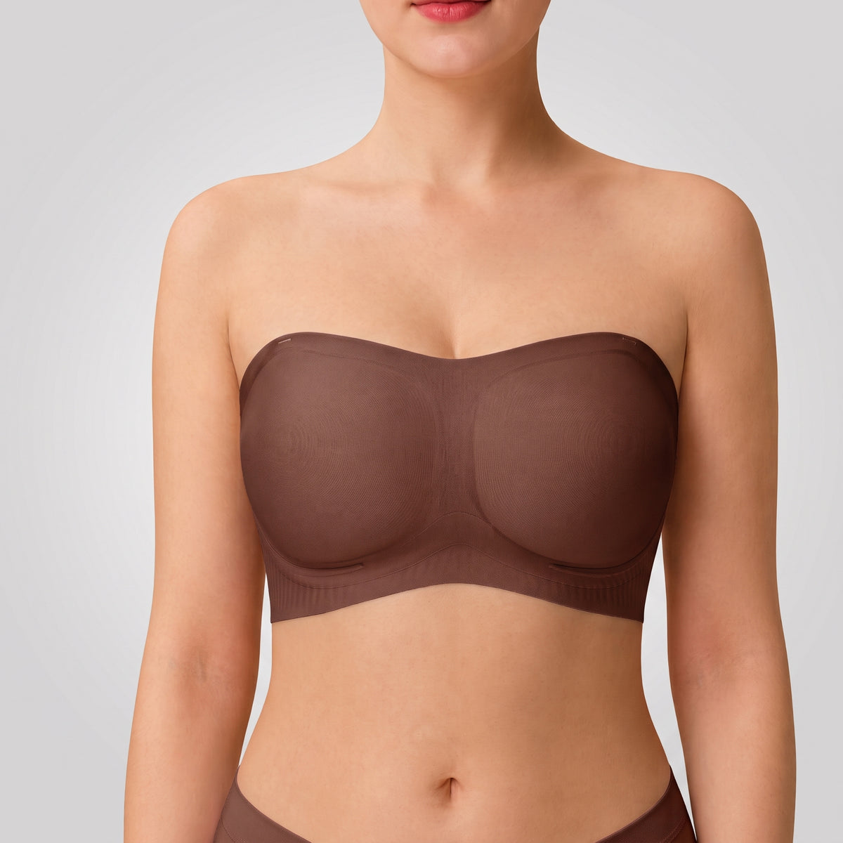 Soutien-gorge bustier sculptant à armatures